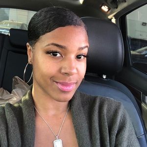 Meet your Posher, Renika